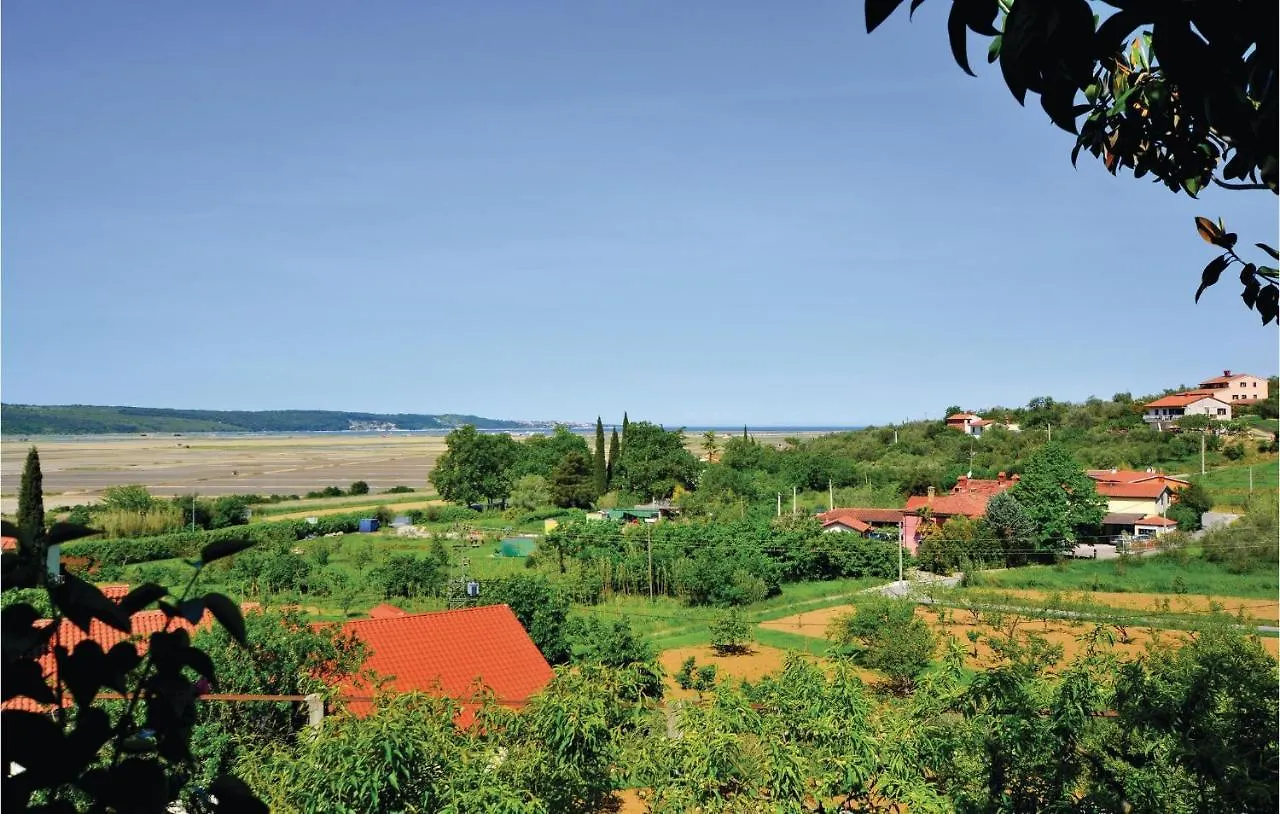 2 Bedroom Cozy Apartment In Secovlje Slovenia